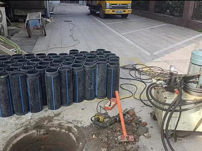 桥东PE置换管厂家 DN315置换管 非开挖管短管置换